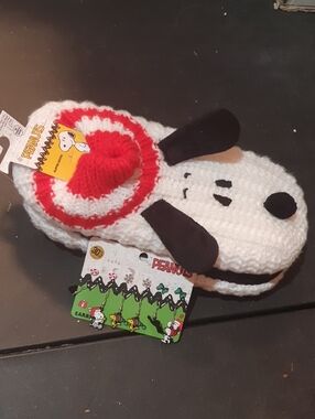 Peanuts Snoopy White & Red Knit Slippers